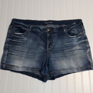 Maurice's jean shorts size 24 (plus)